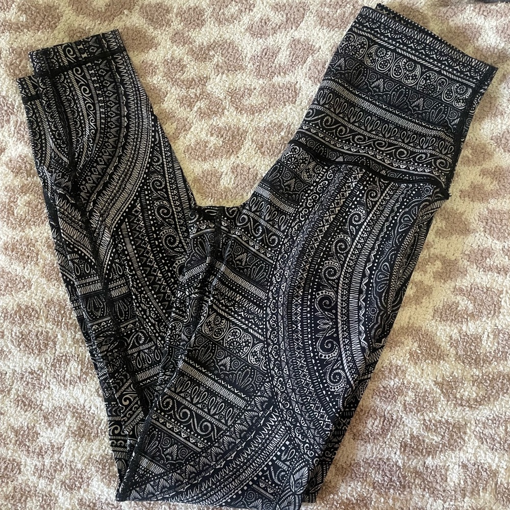 Lululemon size 6